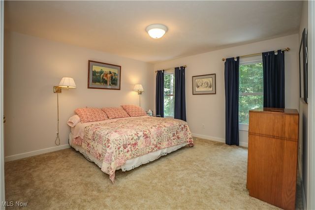 831 Meadowbrook Drive, Aurora, OH 44202