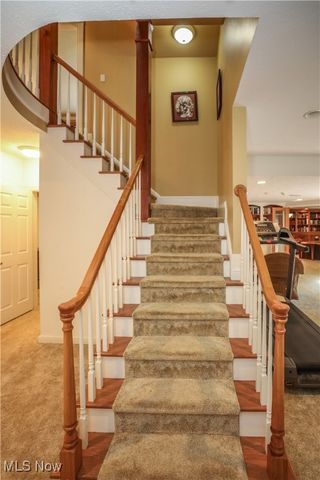 831 Meadowbrook Drive, Aurora, OH 44202