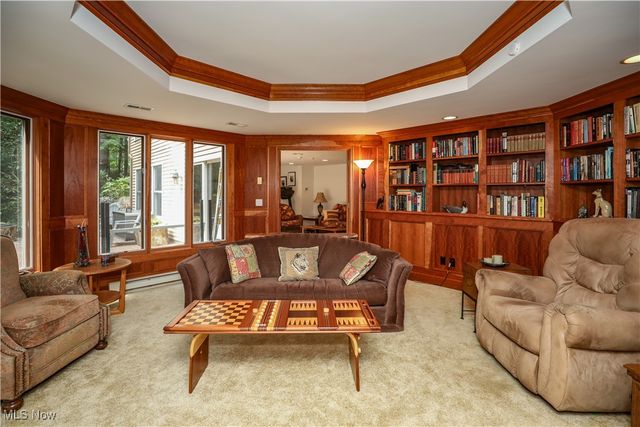 831 Meadowbrook Drive, Aurora, OH 44202