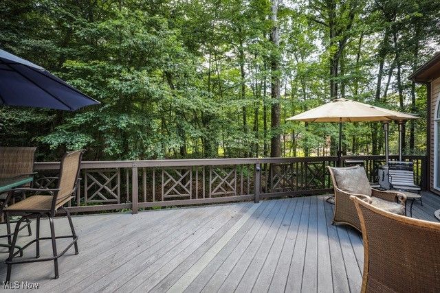 831 Meadowbrook Drive, Aurora, OH 44202