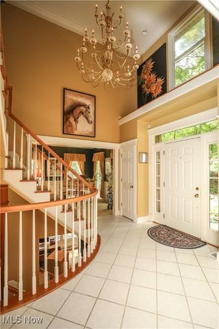 831 Meadowbrook Drive, Aurora, OH 44202