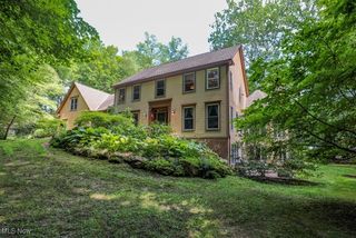 831 Meadowbrook Drive, Aurora, OH 44202