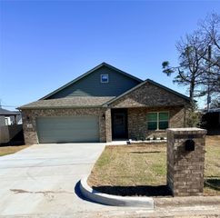 1403 Jefferson Street, Bowie, TX 76230
