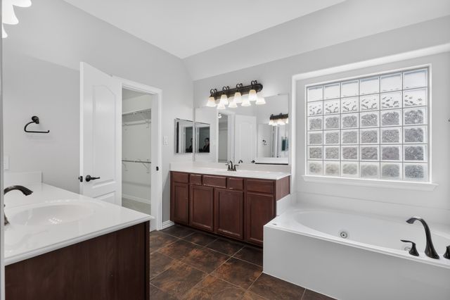 4348 Kestrel Way, Carrollton, TX 75010