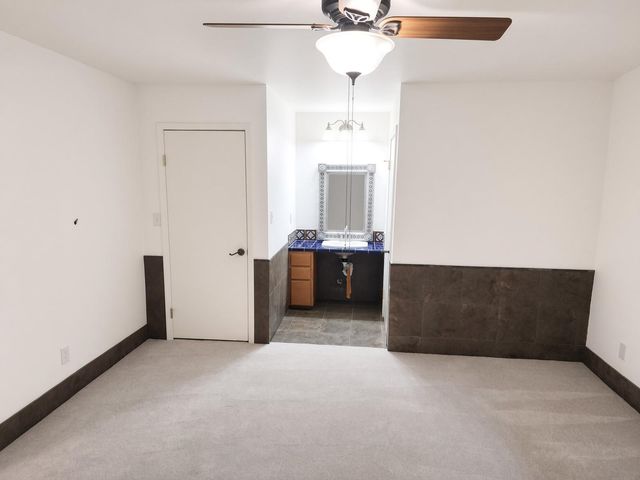 15 Las Flores DR, Wimberley, TX 78676