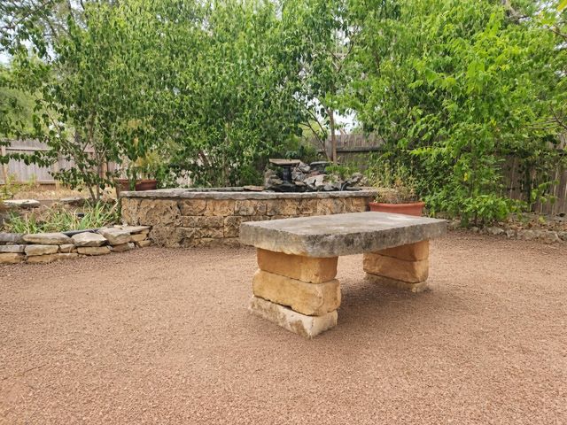 15 Las Flores DR, Wimberley, TX 78676