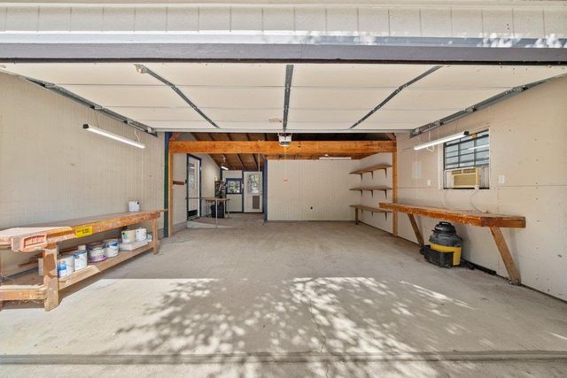 15 Las Flores DR, Wimberley, TX 78676