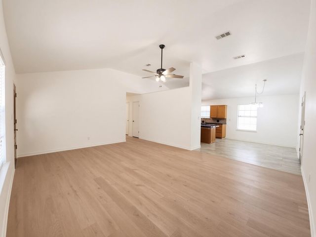 15 Las Flores DR, Wimberley, TX 78676