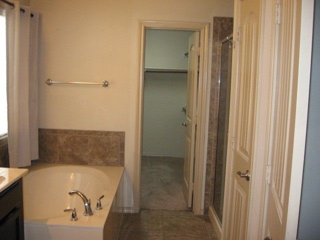 11045 Erinmoor Trail, Fort Worth, TX 76052