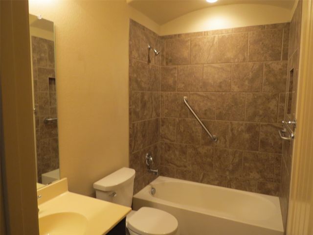 11045 Erinmoor Trail, Fort Worth, TX 76052