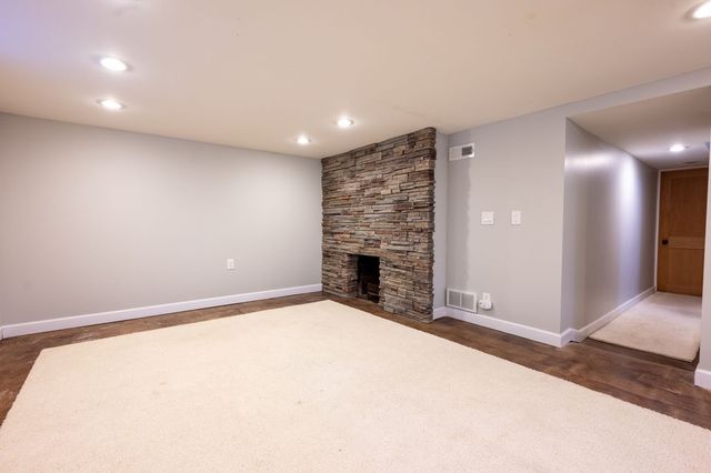 4011 Fagen Drive, Des Moines, IA 50310