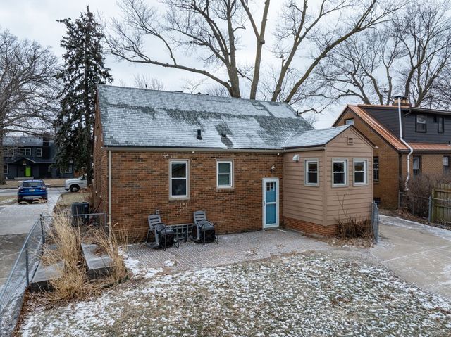 4011 Fagen Drive, Des Moines, IA 50310