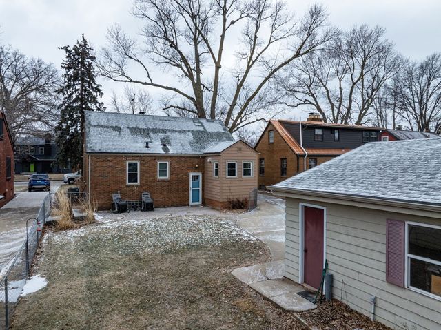 4011 Fagen Drive, Des Moines, IA 50310