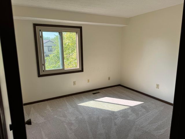 2128 Stowbridge Road, Dublin, OH 43016