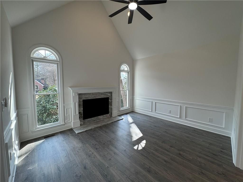 Image 10 of property listing at 9240 Prestwick Club Drive, Duluth, GA 30097
