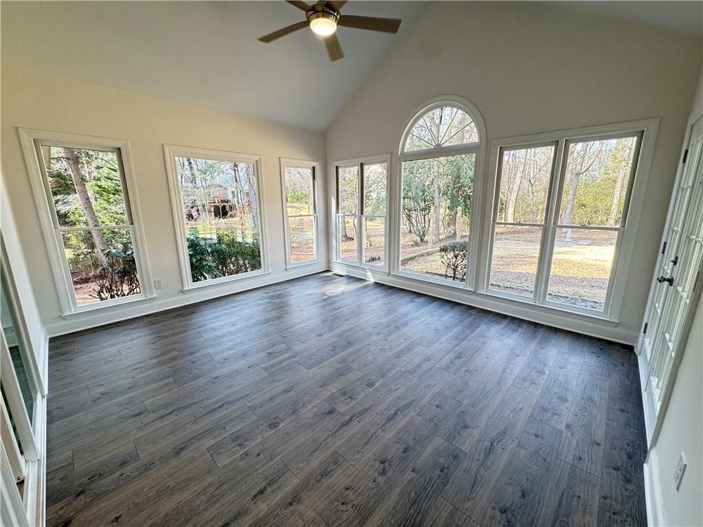 Image 11 of property listing at 9240 Prestwick Club Drive, Duluth, GA 30097