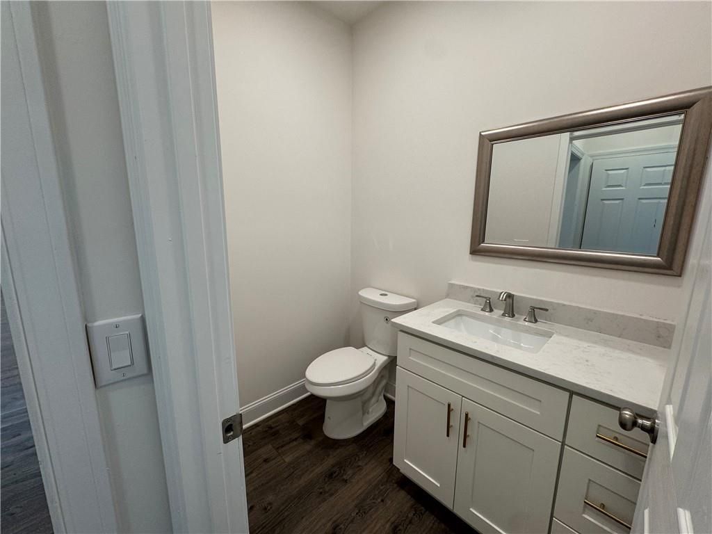 Image 13 of property listing at 9240 Prestwick Club Drive, Duluth, GA 30097