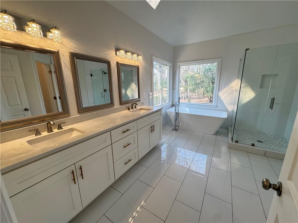 Image 15 of property listing at 9240 Prestwick Club Drive, Duluth, GA 30097