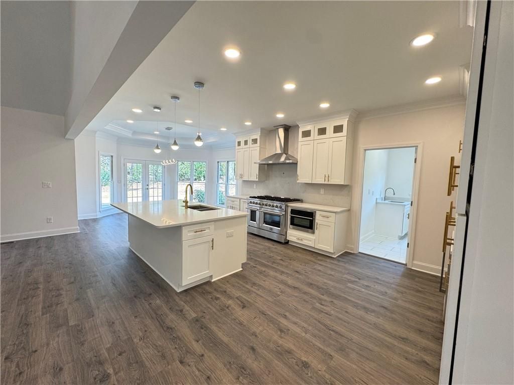 Image 4 of property listing at 9240 Prestwick Club Drive, Duluth, GA 30097