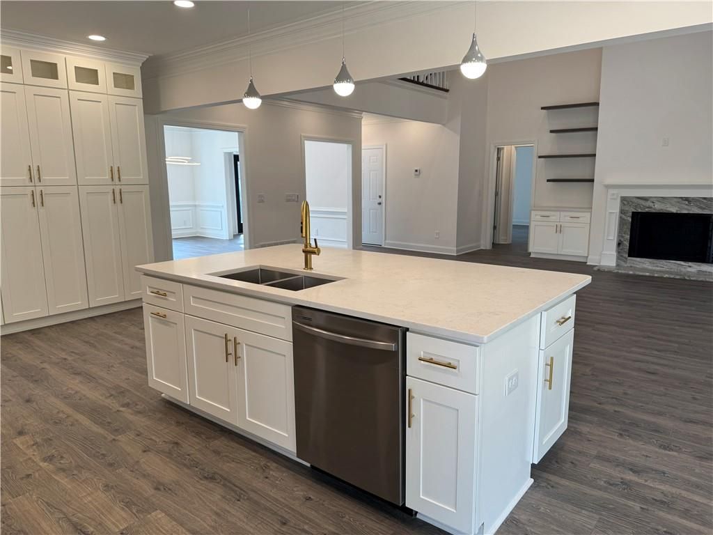 Image 7 of property listing at 9240 Prestwick Club Drive, Duluth, GA 30097