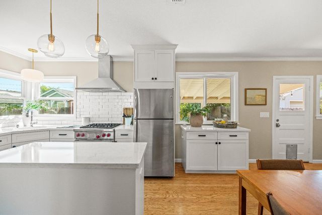 847 56th St, Sacramento, CA 95819