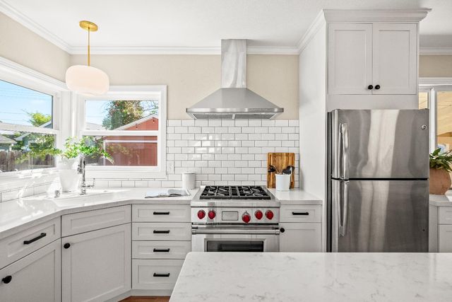 847 56th St, Sacramento, CA 95819