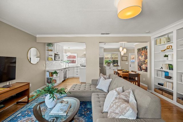 847 56th St, Sacramento, CA 95819