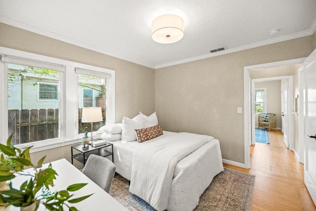 847 56th St, Sacramento, CA 95819