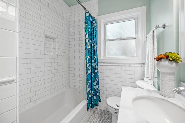 847 56th St, Sacramento, CA 95819