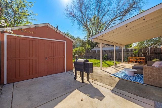 847 56th St, Sacramento, CA 95819