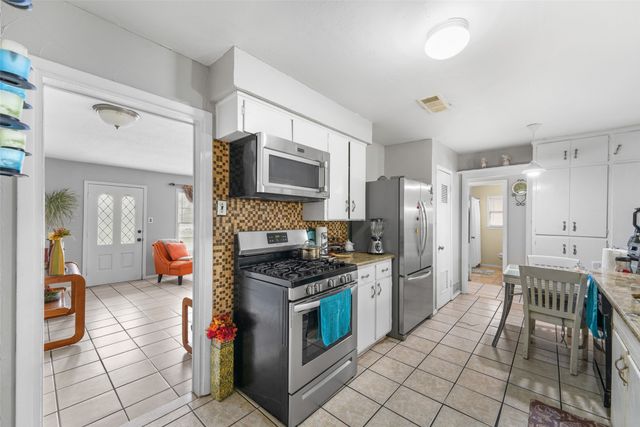 3524 Fossil Drive, Fort Worth, TX 76111