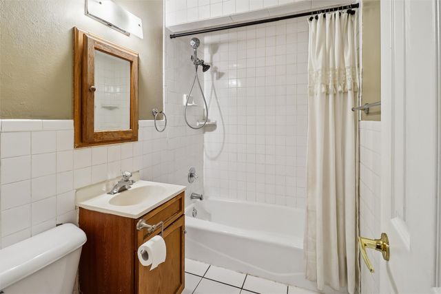 2606 E 39th Street, Des Moines, IA 50317