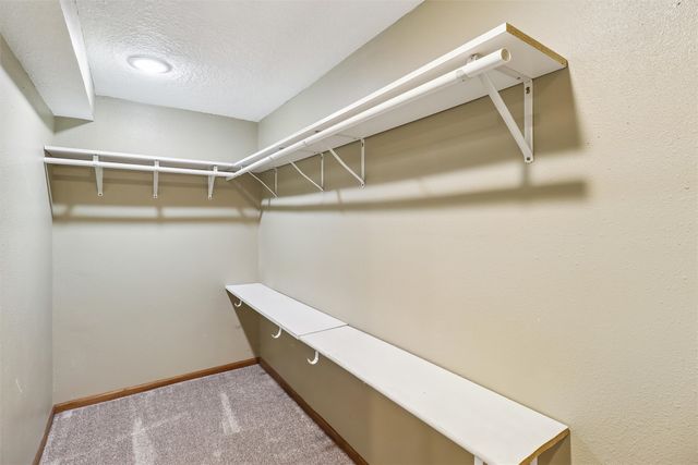 2606 E 39th Street, Des Moines, IA 50317