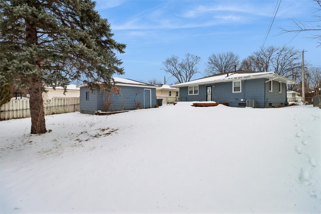 2606 E 39th Street, Des Moines, IA 50317