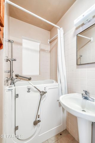 5404 RAYMOND TELLES Drive, El Paso, TX 79924