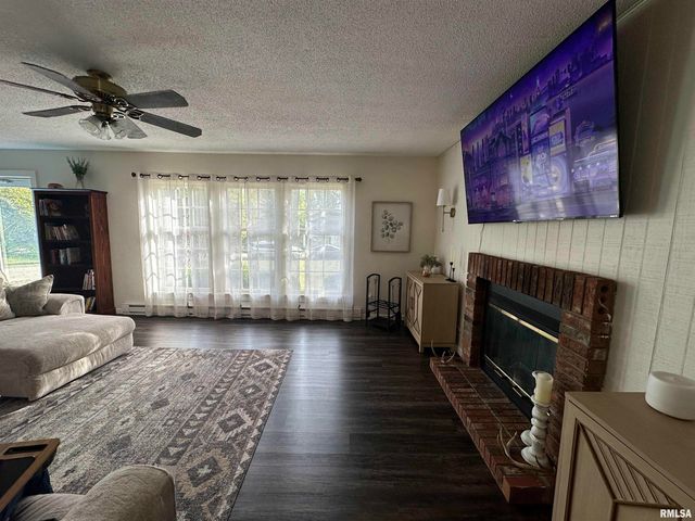 1307 CHARLES Street, Carterville, IL 62918