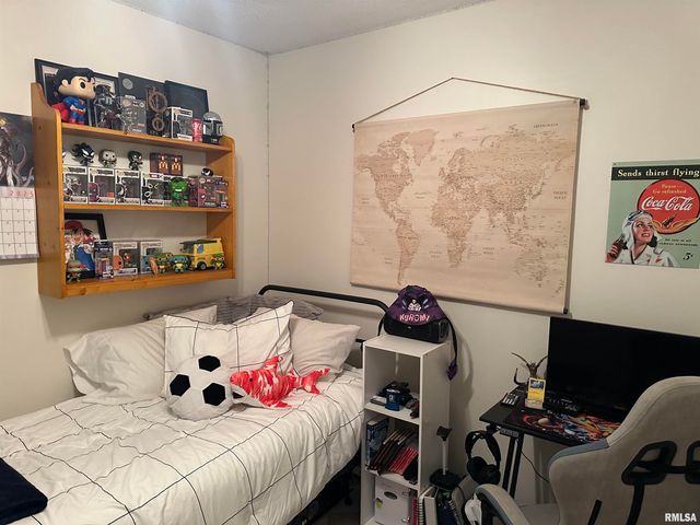 1307 CHARLES Street, Carterville, IL 62918