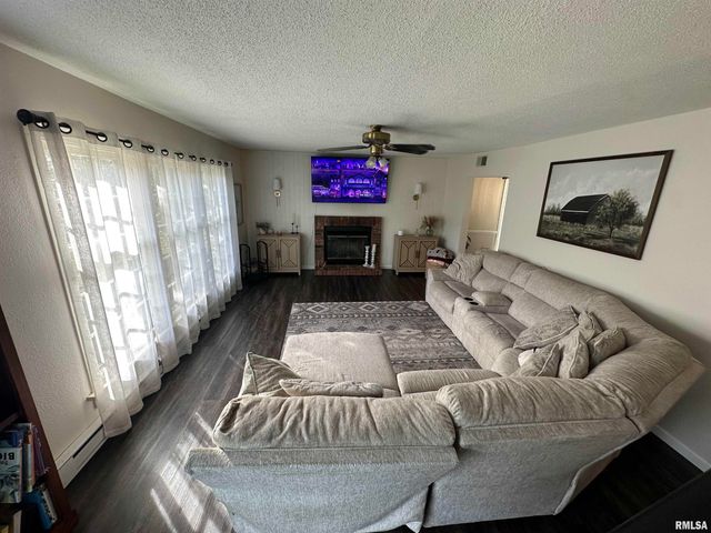 1307 CHARLES Street, Carterville, IL 62918