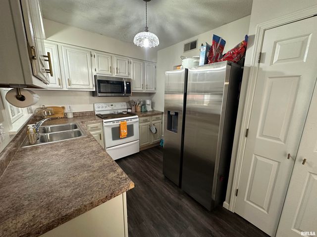 1307 CHARLES Street, Carterville, IL 62918