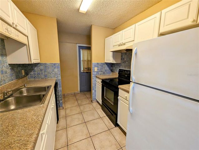 4520 68TH STREET W B, Bradenton, FL 34210