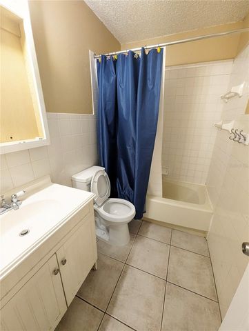 4520 68TH STREET W B, Bradenton, FL 34210