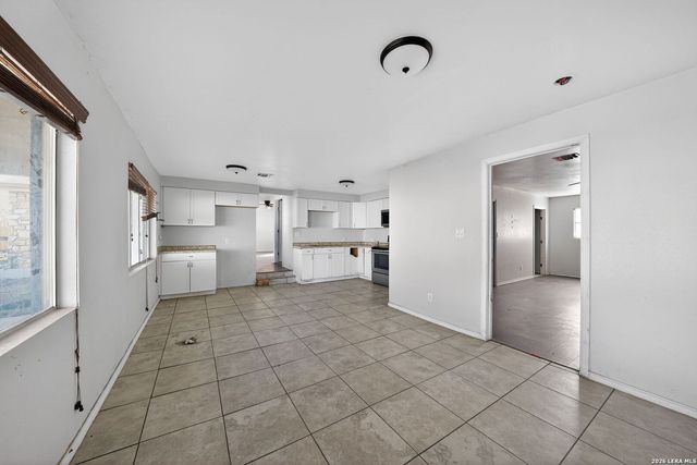 761 Avenue F, Poteet, TX 78065