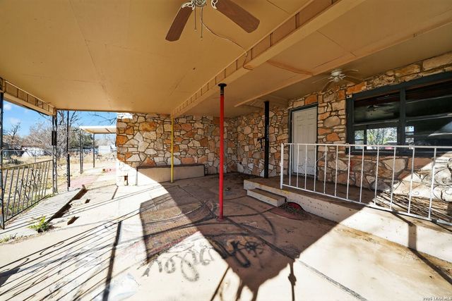 761 Avenue F, Poteet, TX 78065