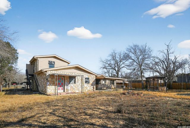 761 Avenue F, Poteet, TX 78065