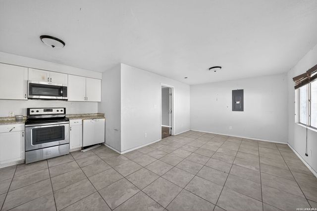 761 Avenue F, Poteet, TX 78065