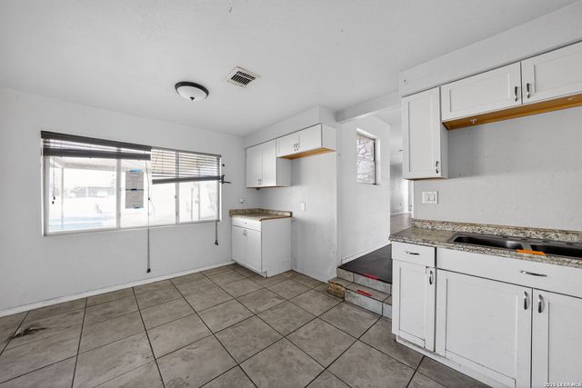 761 Avenue F, Poteet, TX 78065