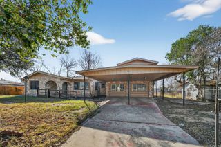 761 Avenue F, Poteet, TX 78065