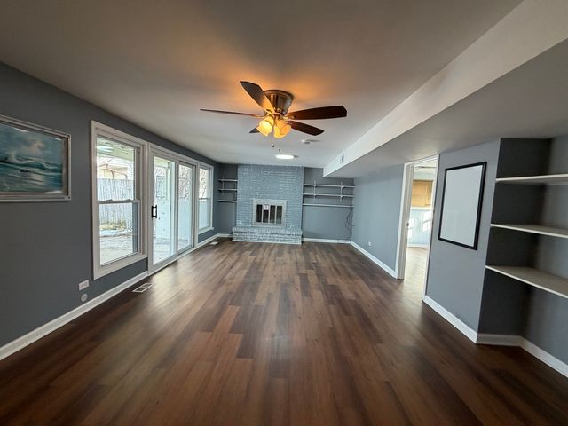 1200 Glen Lane, Hoffman Estates, IL 60169