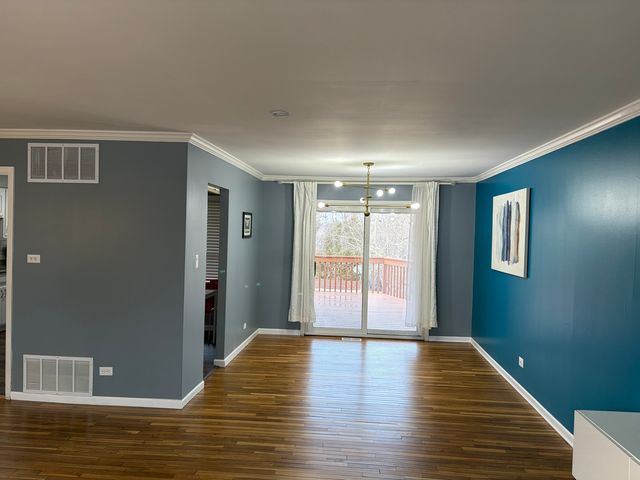 1200 Glen Lane, Hoffman Estates, IL 60169