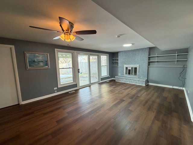 1200 Glen Lane, Hoffman Estates, IL 60169